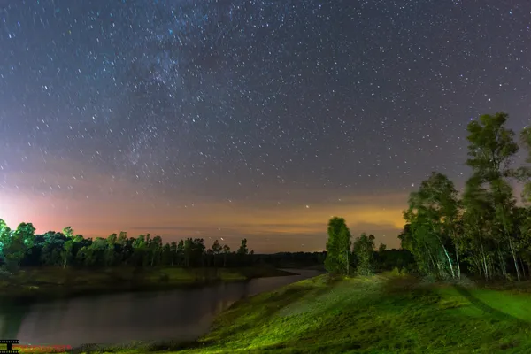 estrellas en lagos del serrano, fotografía nocturna en Guillena
