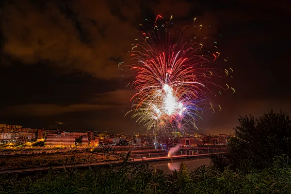 fuegos artificiales mirando hacia barakaldo