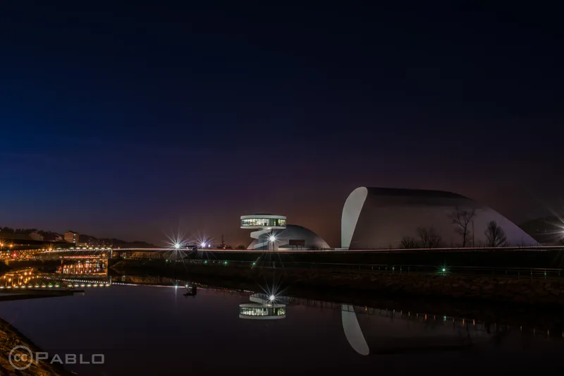 atardecer en el centro cultural scar niemeyer avils