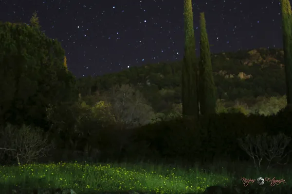 paisaje de pueblo, fotografía nocturna en Pedro Bernardo