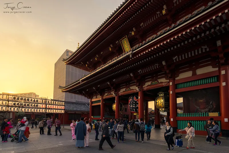 hozomon door sunset