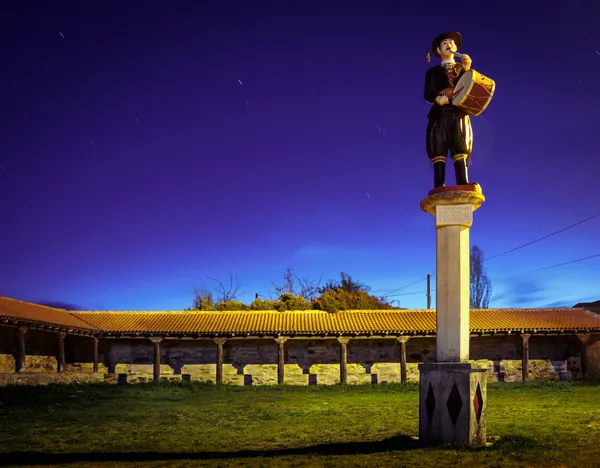 el baile, fotografía nocturna en Luyego