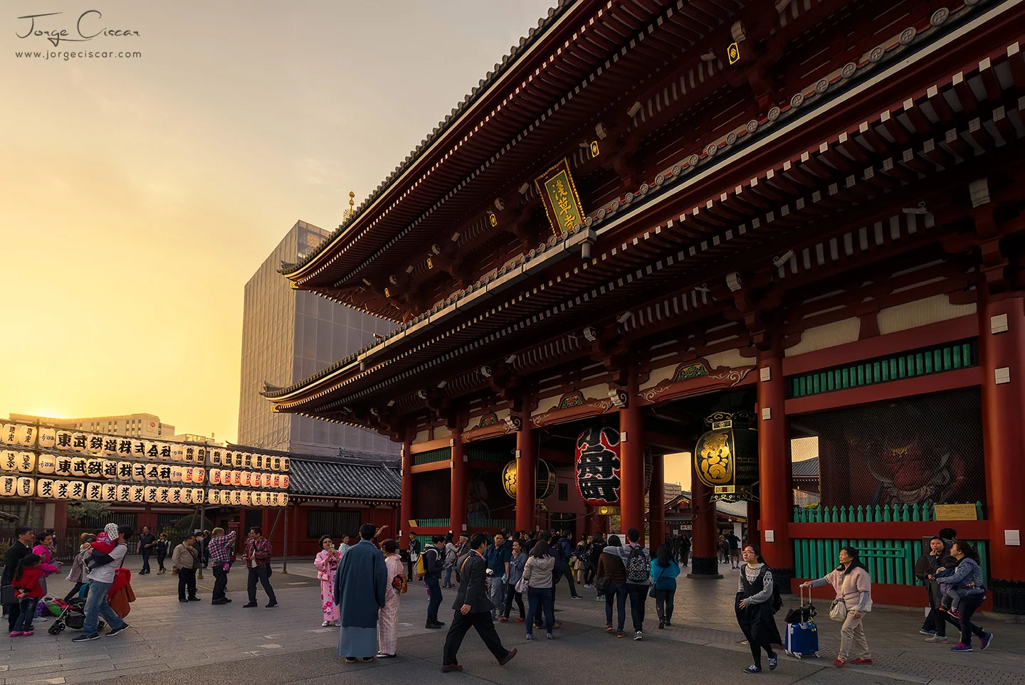 hozomon door sunset