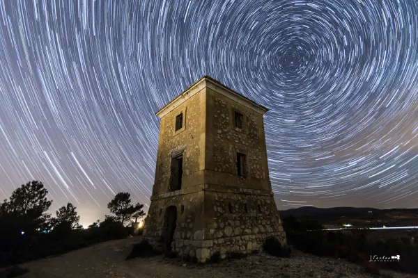 torre de telecomunicaciones, fotografía nocturna en Requena