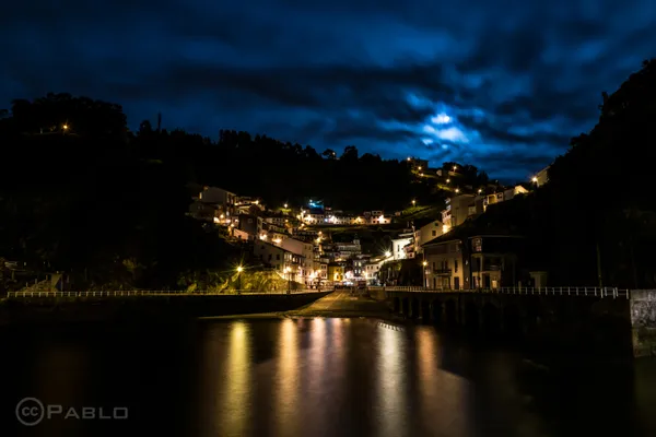 noche en cudillero