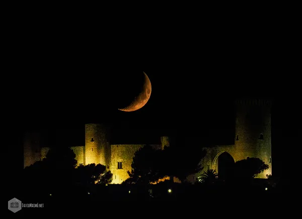 luna y castillo de bellver