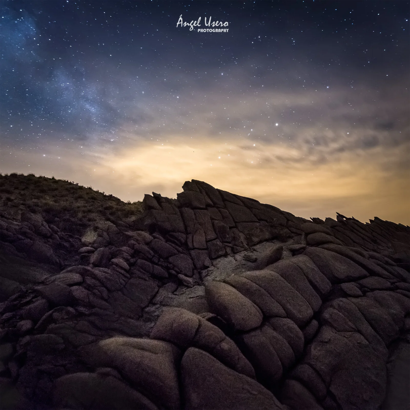 estratos bajo las estrellas