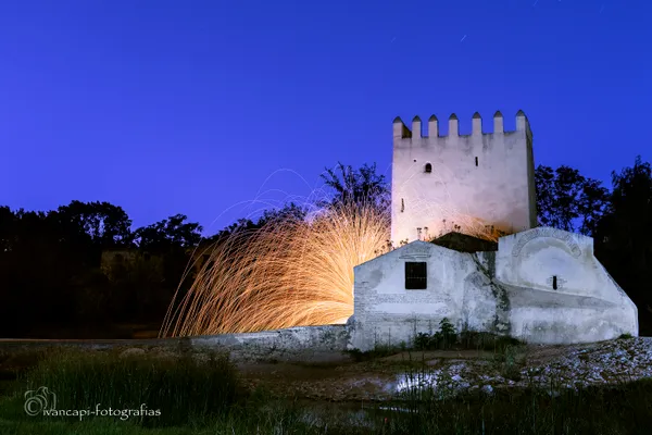 molino de las aceas, fotografía nocturna en Alcalá de Guadaíra