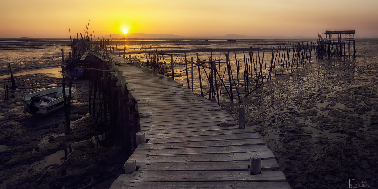 sunset at carrasqueira