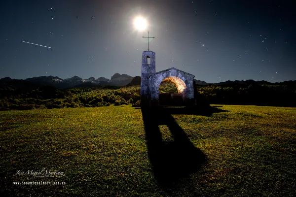 la capilla del buen pastor en la vega de enol