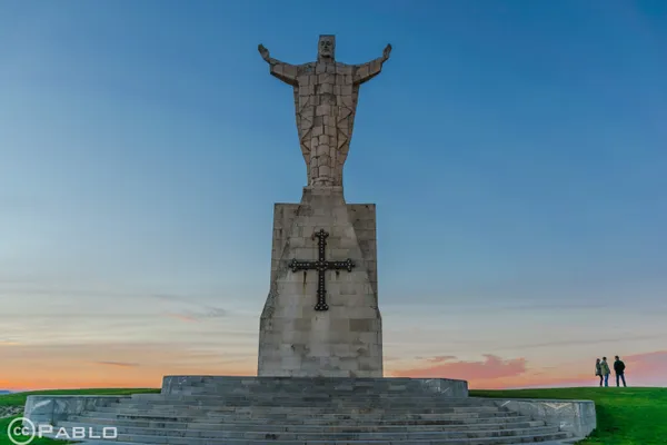 monumento al sagrado corazn oviedo