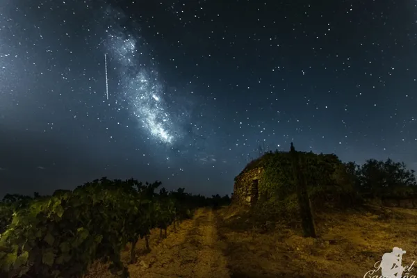olvidada entre las vias, fotografía nocturna en Mediona