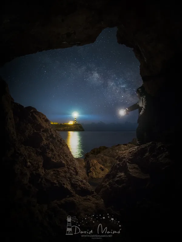 iluminando el faro de portocolom