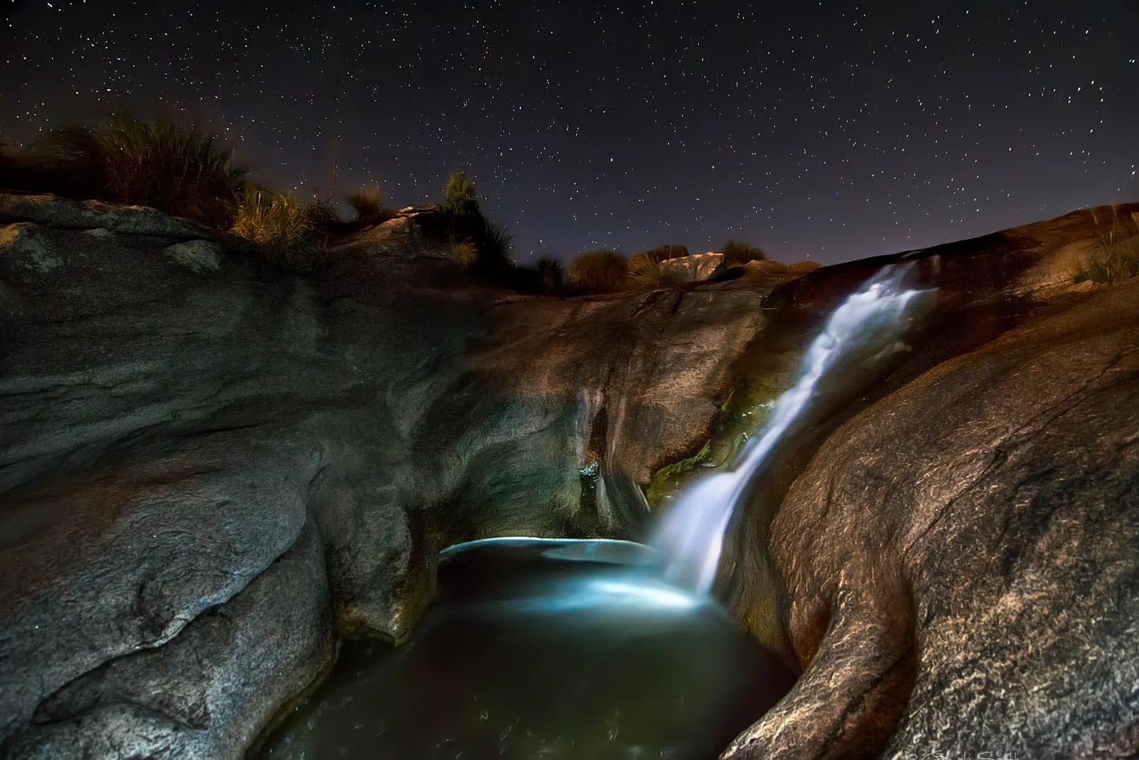 cascada en camino altas cumbres