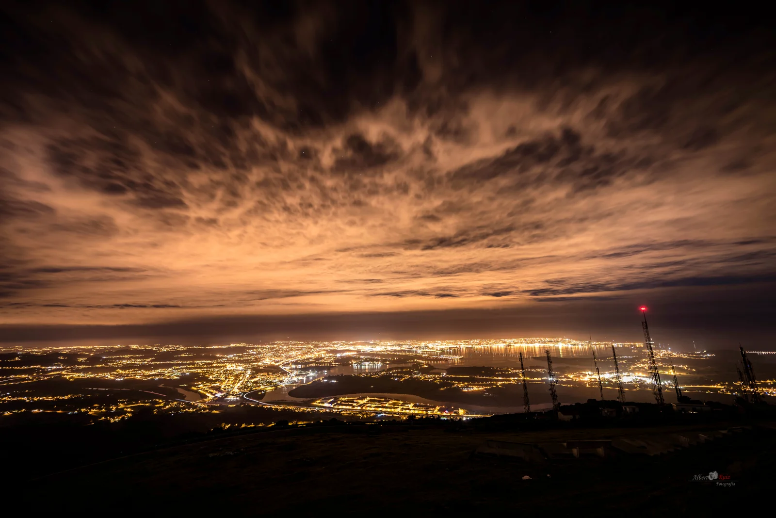 con vistas a la baha