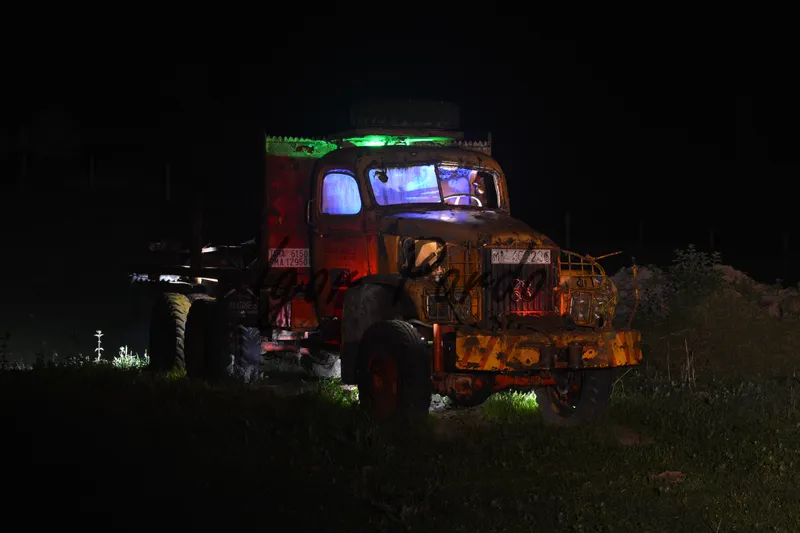 camion en la noche