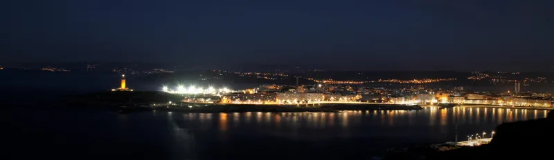 corua at night