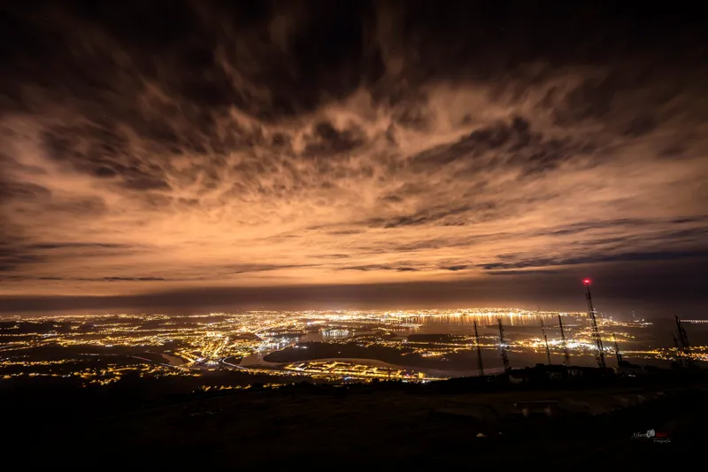 con vistas a la baha