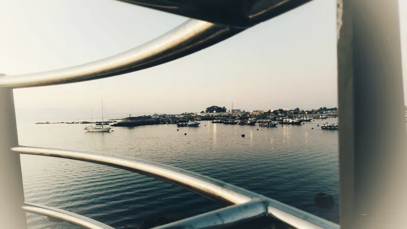 o grove porto de meloxo dende pta moreiras